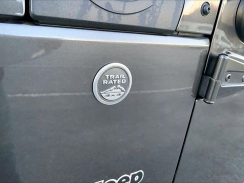 Used 2017 Jeep Wrangler Sahara w/ Connectivity Group image 27