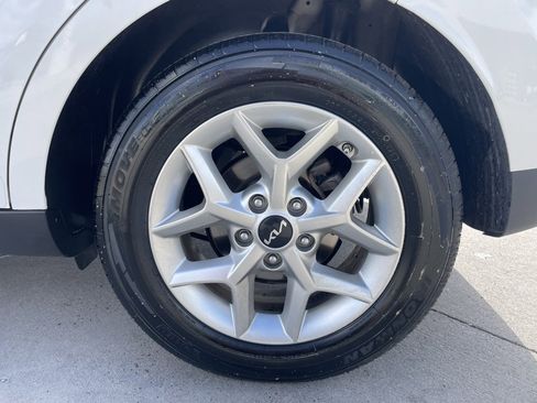 Used 2024 Kia Soul LX w/ Option Group 015 image 17