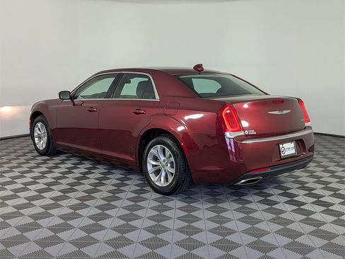 Used 2022 Chrysler 300 Touring image 7