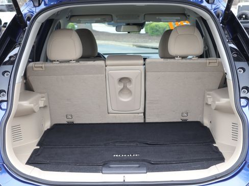 Used 2020 Nissan Rogue SV image 31