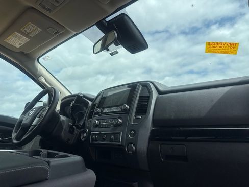 Certified 2022 Nissan Titan SV RWD image 25
