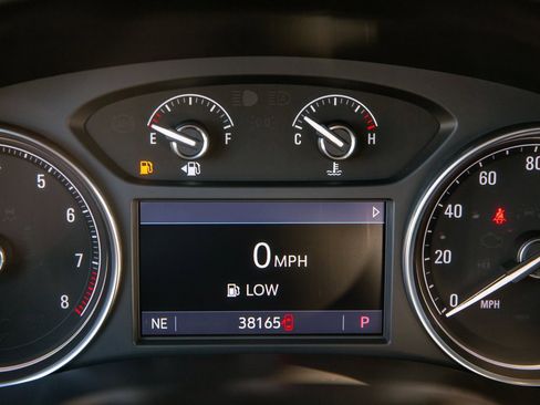 Used 2022 Buick Enclave Essence w/ Sport Touring Edition image 17