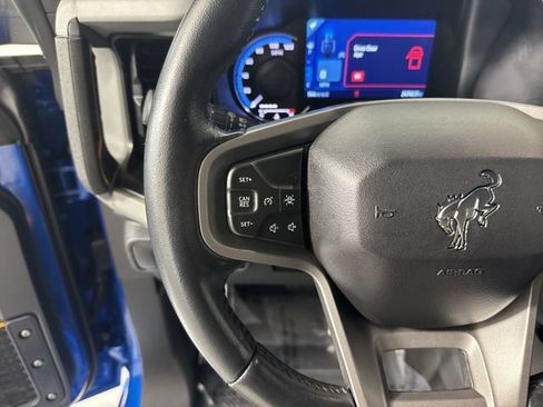Used 2023 Ford Bronco Badlands w/ Sasquatch Package AWD/4WD image 14