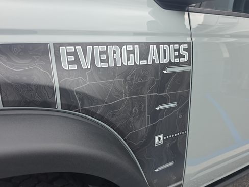 Used 2023 Ford Bronco Everglades AWD/4WD image 11