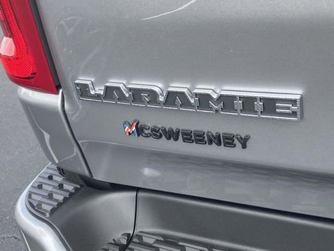 New 2025 RAM 1500 Laramie w/ Sport Appearance Package AWD/4WD image 17