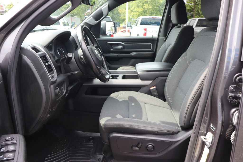 Used 2022 RAM 1500 Big Horn AWD/4WD image 4