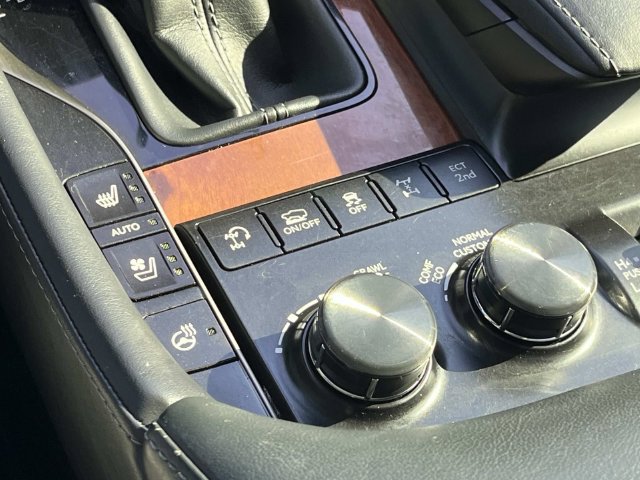 Used 2020 Lexus LX 570 4WD w/ Luxury Package image 42