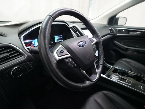 Used 2020 Ford Edge Titanium w/ Equipment Group 301A AWD/4WD image 8