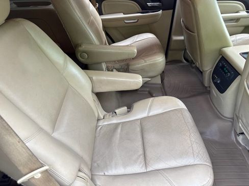 Used 2012 GMC Yukon Denali image 16