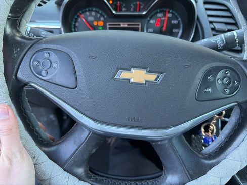 Used 2016 Chevrolet Impala LT w/ Convenience Package image 15