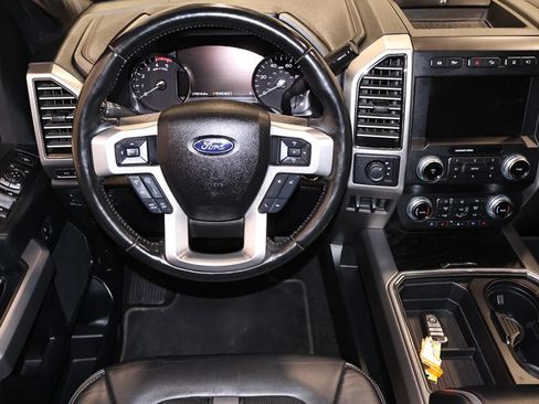 Certified 2019 Ford F450 Platinum w/ Platinum Ultimate Package AWD/4WD image 25