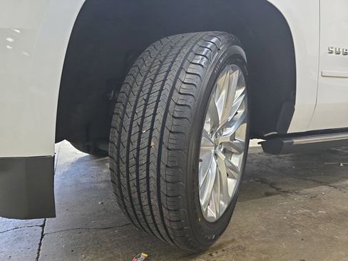 Used 2019 Chevrolet Suburban Premier w/ Premier Plus Edition AWD/4WD image 37