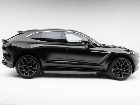 Used 2021 Aston Martin DBX image 11