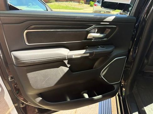 Used 2023 RAM 1500 Laramie AWD/4WD image 17