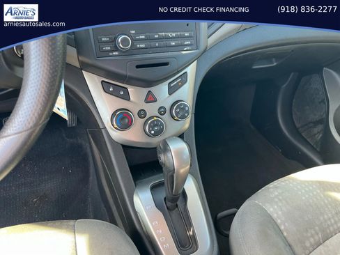 Used 2013 Chevrolet Sonic LS FWD image 8