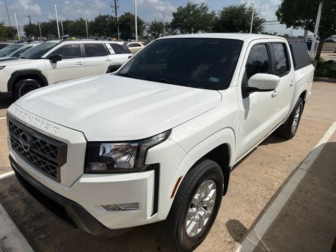 Used 2022 Nissan Frontier SV AWD/4WD image 1