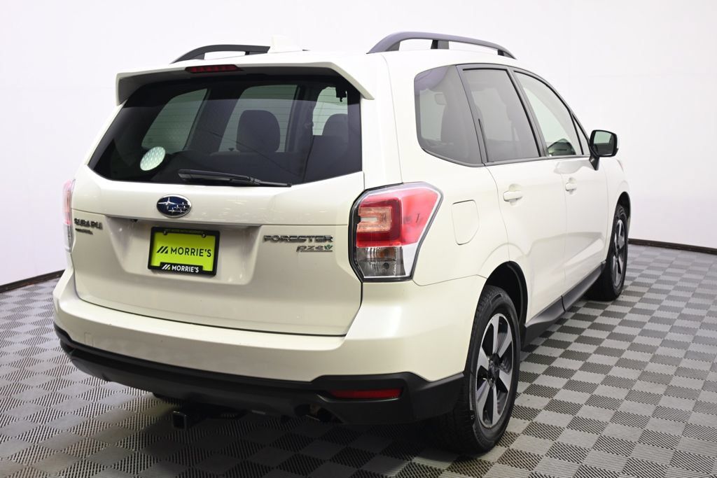 Used 2017 Subaru Forester 2.5i Premium w/ All-Weather Package AWD/4WD image 4