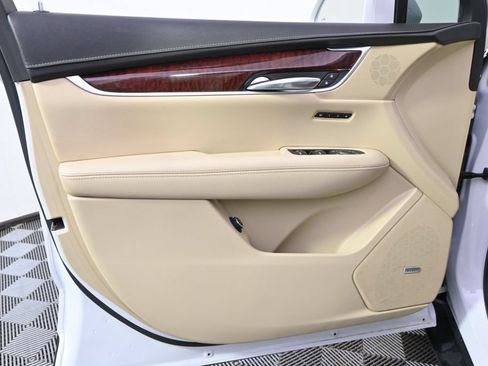 Used 2018 Cadillac XT5 Luxury w/ Driver Awareness Package AWD/4WD image 22