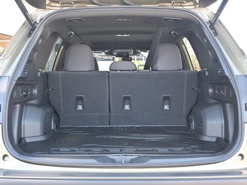 Used 2025 Subaru Forester Premium image 34