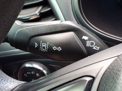 Used 2020 Ford Edge SE FWD image 24