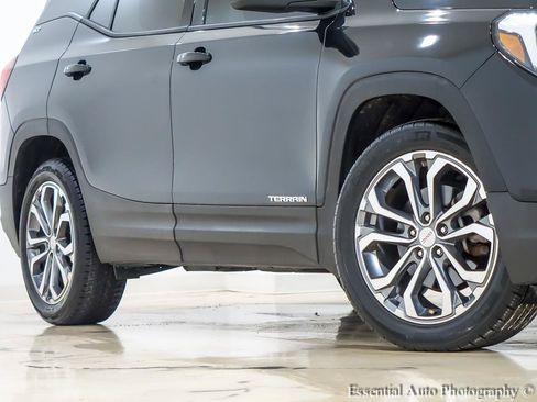 Used 2018 GMC Terrain SLT w/ Preferred Package AWD/4WD image 4
