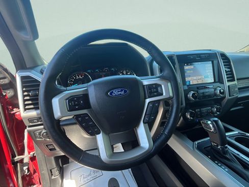 Used 2019 Ford F150 Lariat w/ Equipment Group 502A Luxury AWD/4WD image 14