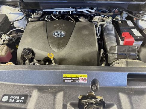 Used 2022 Toyota Highlander Limited FWD image 40