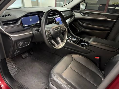 Used 2021 Jeep Grand Cherokee L Limited AWD/4WD image 12