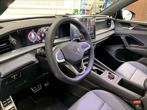 New 2026 Volkswagen Tiguan SE R-Line image 8