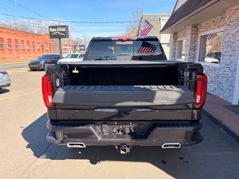 Used 2024 GMC Sierra 1500 AT4 w/ Technology Package AWD/4WD image 14