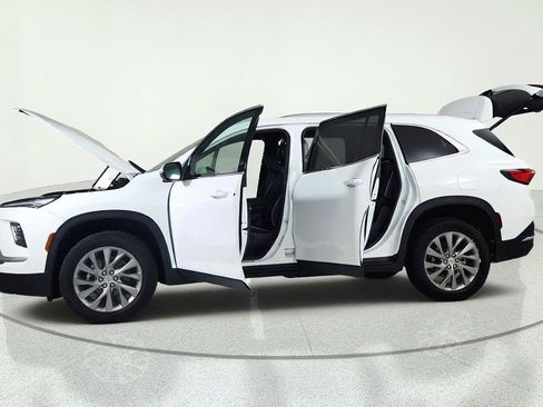 Used 2026 Buick Enclave Preferred AWD/4WD image 11