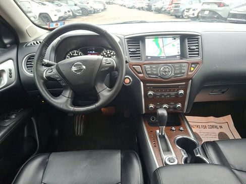 Used 2020 Nissan Pathfinder Platinum image 21