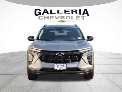 New 2026 Chevrolet Trax LT w/ Driver Confidence Package FWD image 3