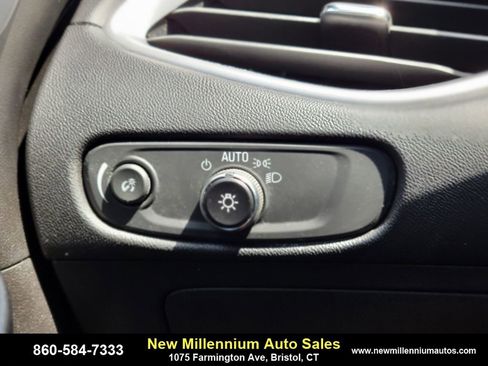 Used 2023 Chevrolet Malibu LT image 22