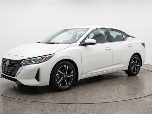 Used 2025 Nissan Sentra SV FWD image 3