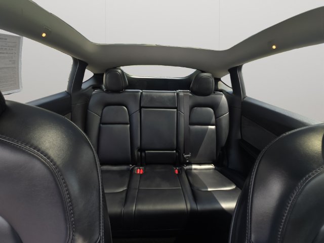 Used 2021 Tesla Model Y Long Range AWD/4WD image 17