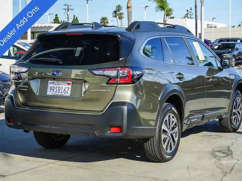 Certified 2025 Subaru Outback Premium image 5