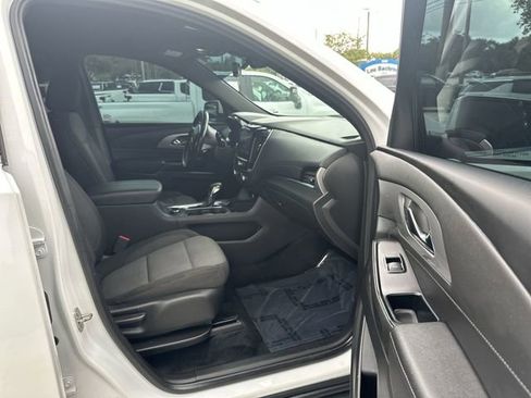 Used 2022 Chevrolet Traverse LT FWD image 29