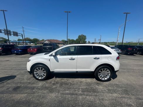 Used 2014 Lincoln MKX AWD w/ Equipment Group 102A image 3