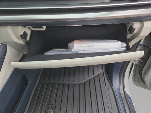 New 2026 Kia Carnival SX Prestige FWD image 23