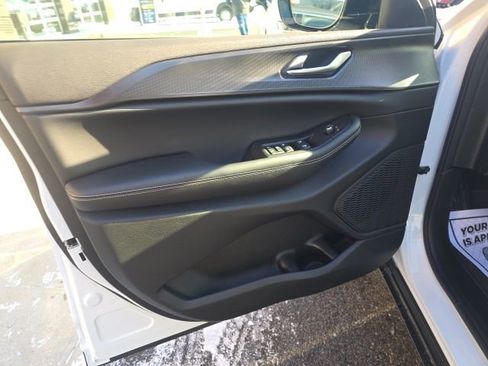 New 2025 Jeep Grand Cherokee L Laredo image 10