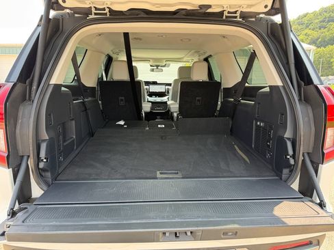 Used 2025 Ford Expedition Max Platinum w/ Driver's Package AWD/4WD image 16