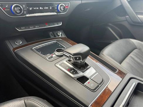 Used 2018 Audi Q5 2.0T Premium Plus w/ Premium Plus Package AWD/4WD image 6