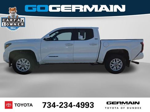 Used 2025 Toyota Tacoma SR5 AWD/4WD image 12