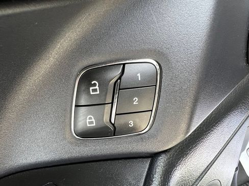 Used 2020 Ford Expedition XLT w/ Equipment Group 202A AWD/4WD image 32
