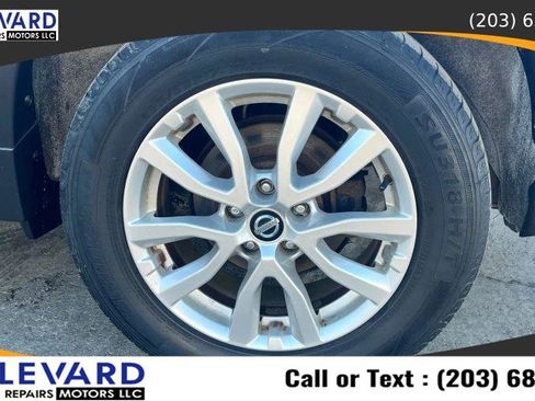 Used 2017 Nissan Rogue SV w/ SV Premium Package image 35