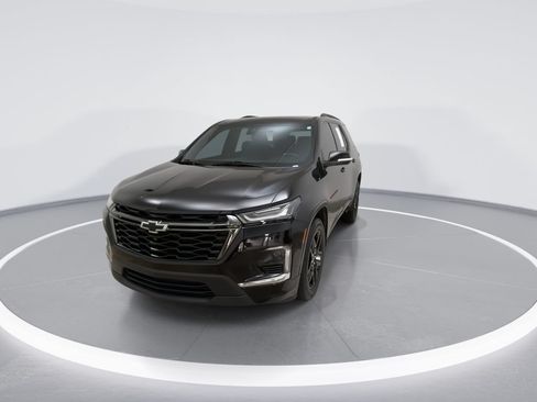 Used 2022 Chevrolet Traverse Premier w/ Redline Edition AWD/4WD image 4