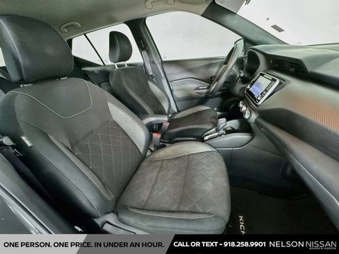 Used 2019 Nissan Kicks S FWD image 25