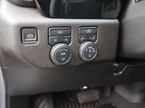 Used 2023 Chevrolet Silverado 1500 RST AWD/4WD image 12