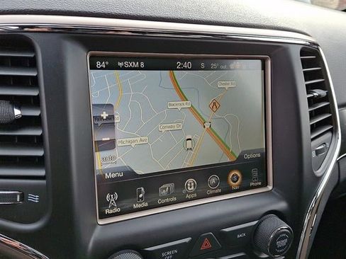 Used 2017 Jeep Grand Cherokee Limited image 19